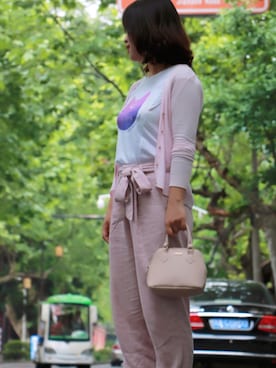 「ONLY（オンリー）のアイテム（バッグ）」を使った、赐你一瓶洁厕灵退下不谢さん（レディース・155cm）の春コーディネート