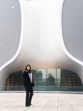 「ZARA（ザラ）のアイテム（チノパンツ、ブラック系）」を使った、yingjia さん（レディース・166cm）の春コーディネート