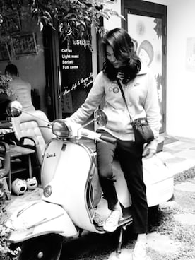 「アイテム（スタジャン、グレー系）」を使った、yingjia さん（レディース・166cm）の春コーディネート