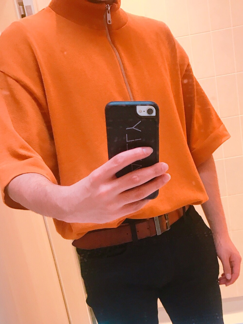 「シンプル、スキニー、UNIQLO、UNITED TOKYO、ハーフジップ、おしゃれさんと繋がりたい、おしゃれになりたい、なつこーで、夏コーデ、UT」｜「UNITED TOKYOのハーフジッププルオーバーニット（ニット/セーター、オレンジ系）」を使った、りゅーきさん（メンズ・170cm）の夏コーディネートの1枚目の写真