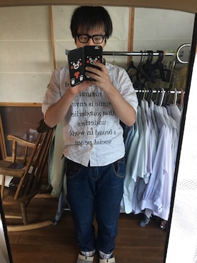 デニムパンツを使った 伊達メガネ男子 のメンズ人気ファッションコーディネート Wear
