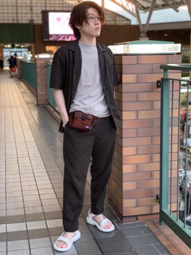 「green label relaxing（グリーンレーベルリラクシング）のCM◆ウオッシャブルトロ 2P ユーティリティー パンツ 9分丈 / アンクル丈 ＜機能性生地＞（その他パンツ、ブラウン系）」を使った、八重樫 佑太さん（メンズ・163cm）の春コーディネート