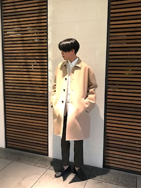 「オリーブ」｜「アイテム（ステンカラーコート）」を使った、いくともさん（メンズ・182cm）の夏コーディネート