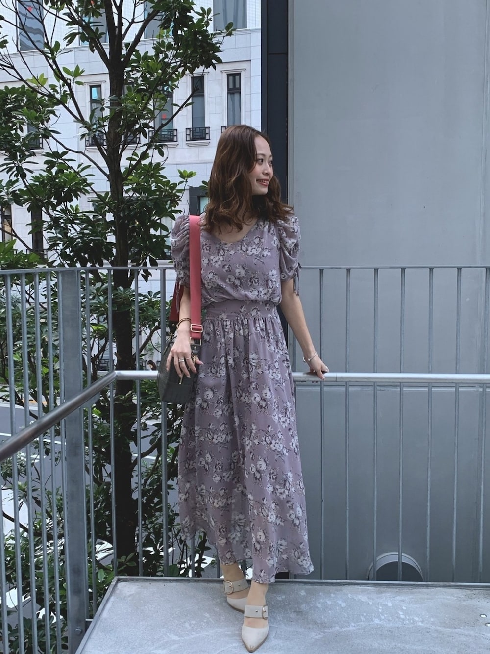 ECLINスカッターフラワーズワンピース　エクラン ECLIN（エクラン）の「スカッターフラワーズワンピース