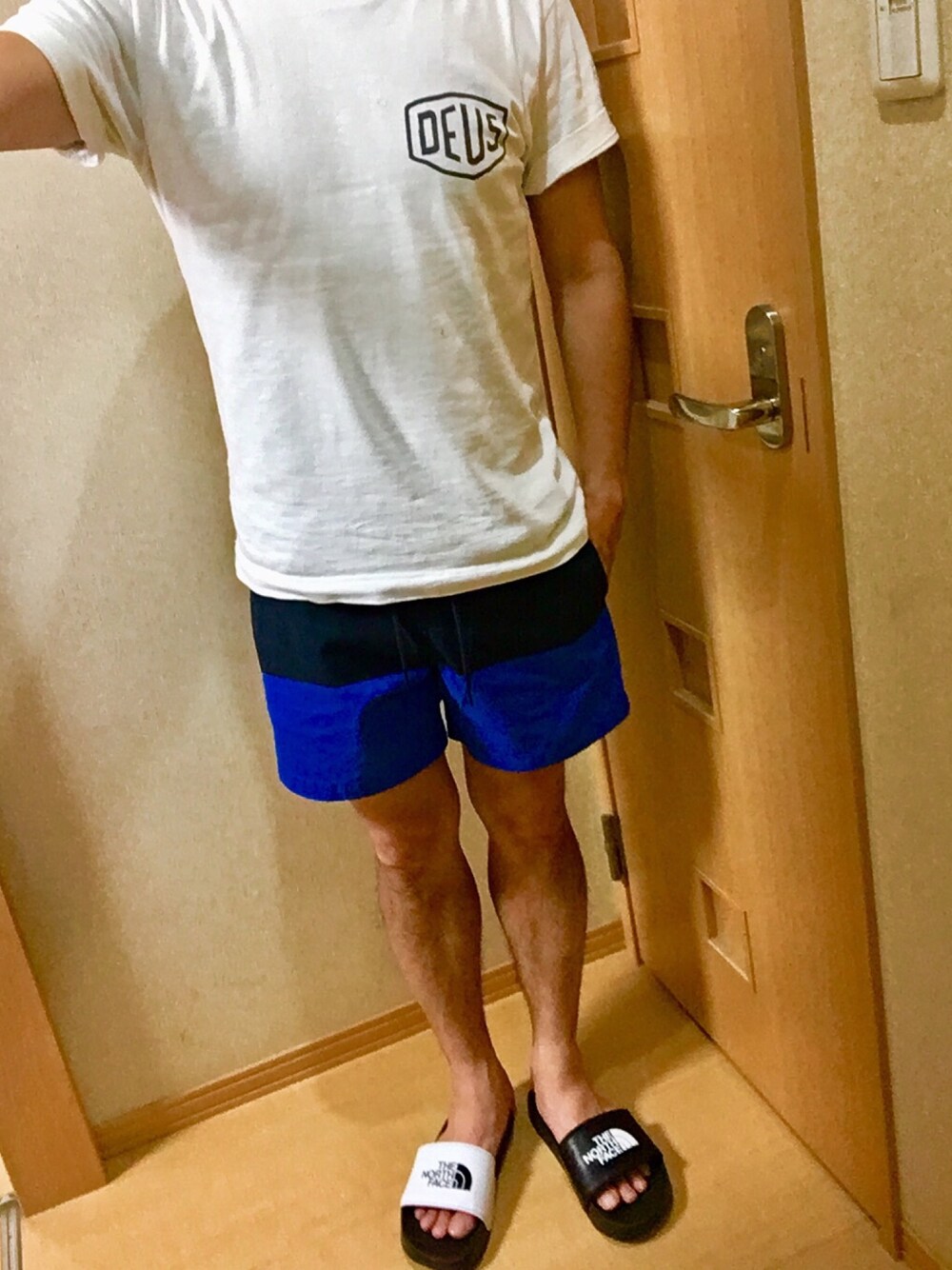 「H&M、サタデーズ ニューヨークシティ (Saturdays NYC)、ノースフェイス、デウス、ビームス、プチプラ、プチプラコーデ、ユニクロ、GU」｜「DEUS EX MACHINAのDEUS EX MACHINA / 別注"VENICE"Tシャツ（Tシャツ/カットソー、ホワイト系）」を使った、tsukasa0120さん（メンズ・167cm）の夏コーディネートの1枚目の写真