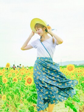 haroさんの「レトロ花柄ラッフルスカート」を使ったコーディネート