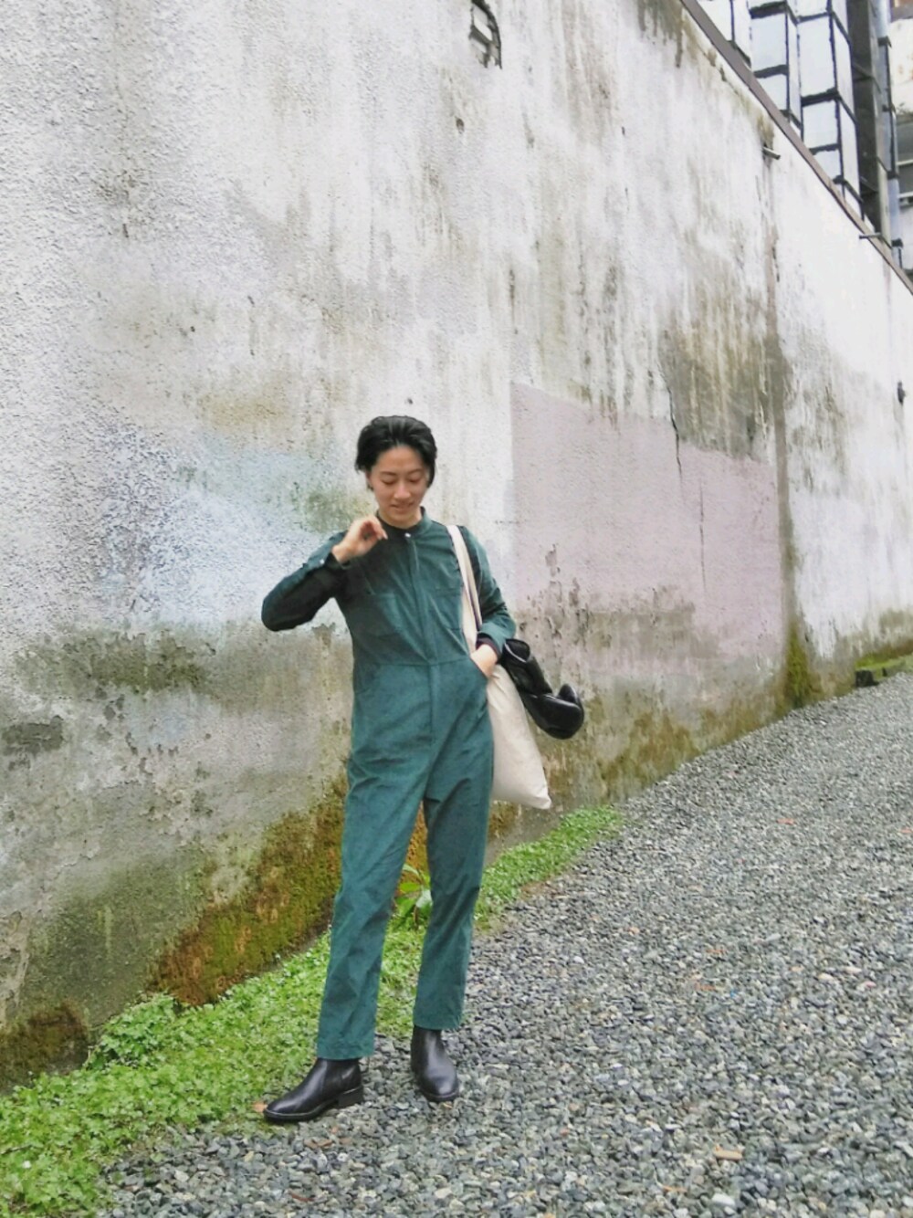 「オーバーオール、フライトスーツ、flightsuit、グリーン、forest green、革靴、ボクシング、コーデュロイ」｜「maggie jayneのアイテム（つなぎ/オールインワン、グリーン系）」を使った、ぶるーさん（レディース・160cm）の秋コーディネートの1枚目の写真