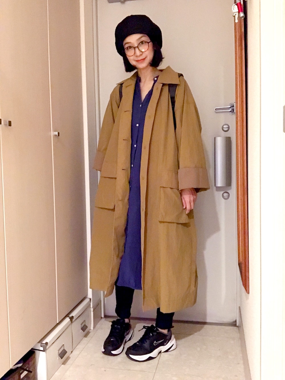 「秋コーデ、秋色、秋のマイ旬スタイル、デニムパンツ、UNIQLO、秋のコーデ、ベレー帽、ベレー帽×メガネ、NIKE、スニーカー」｜「OCEAN UNION GENERAL STOREのアイテム（ハンチング/ベレー帽、ブラック系）」を使った、ナオさん（レディース・162cm）の秋コーディネートの1枚目の写真