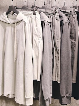 「DRKSHDW by RICK OWENS（ダークシャドウ バイ リックオウエンス）のアイテム（パーカー）」を使った、takuyaさん（メンズ・186cm）の冬コーディネート