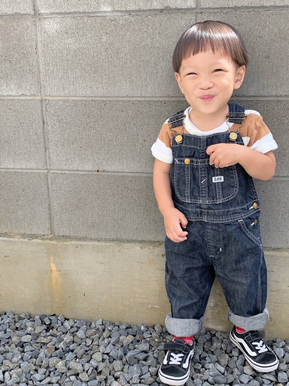 「カジュアルコーデ、夏、kidsfashion、スニーカー、キッズコーデ、むすこーで」｜「BREEZEのネット限定先染めワイドボーダーTシャツ（Tシャツ/カットソー、ブラウン系）」を使った、KAIRI⋆⋆⋆さん（キッズ・80cm）の夏コーディネートの1枚目の写真