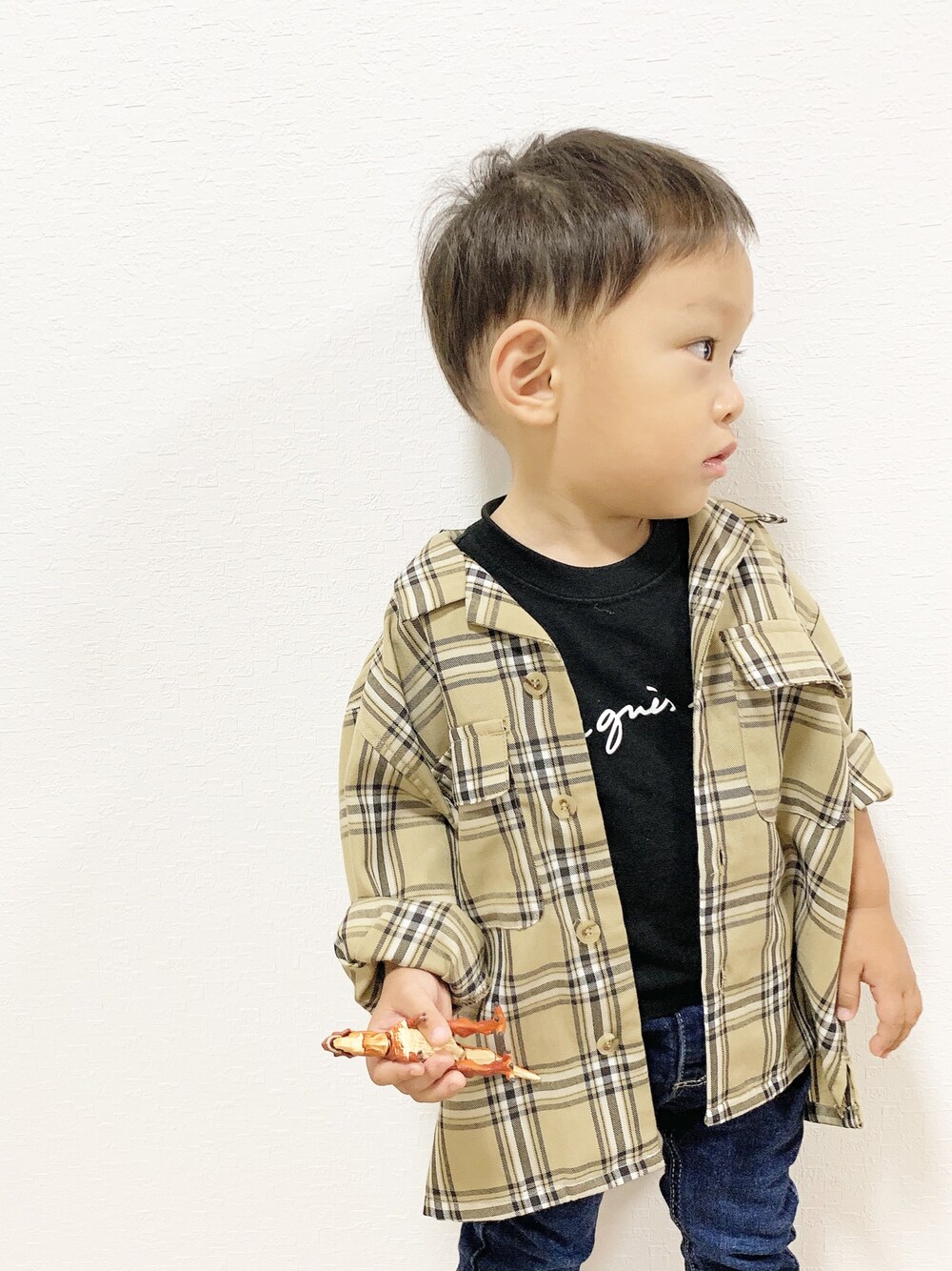 「なんちゃって、シンプルコーデ、キッズコーデ、burberry、チェック柄に恋してる、男の子コーデ、秋のコーデ、カジュアル、プチプラ」｜「GLOBAL WORKの【キッズ】チェックカイキンシャツ長袖/844426（シャツ/ブラウス、ベージュ系）」を使った、KAIRI⋆⋆⋆さん（キッズ・80cm）の秋コーディネートの1枚目の写真
