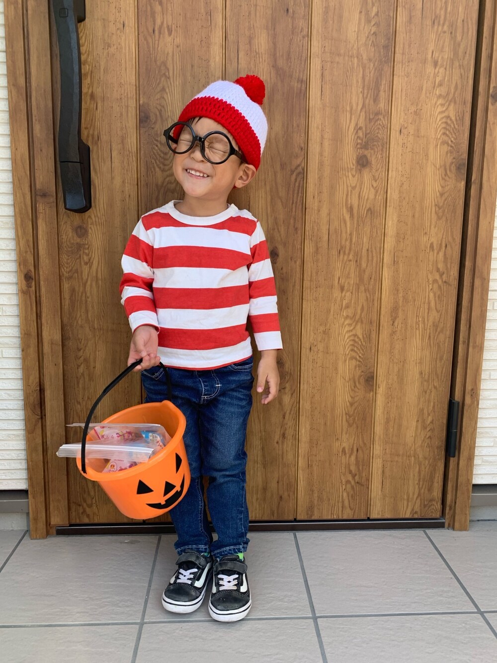 「wearhalloween2020、ハロウィン、キッズファッション、ハロウィンコーデ、仮装、コスプレ、halloween、おとこのこ、ウォーリーをさがせ！、ウォーリー」｜「EDWINのアイテム（デニムパンツ、ブルー系）」を使った、KAIRI⋆⋆⋆さん（キッズ・90cm）の秋コーディネートの1枚目の写真
