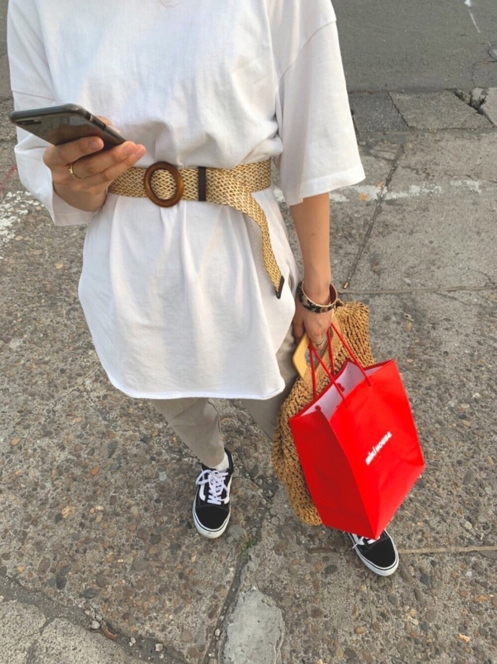 「シンプル、プチプラ、プチプラコーデ、GU、オトナカジュアル、白Tシャツ、VANS」｜「GUのアイテム（Tシャツ/カットソー、ホワイト系）」を使った、maaさん（レディース・153cm）の夏コーディネートの1枚目の写真