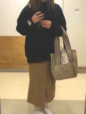 「GU（ジーユー）のアイテム（パーカー、ブラック系）」を使った、えーりあんさん（レディース・164cm）の冬コーディネート