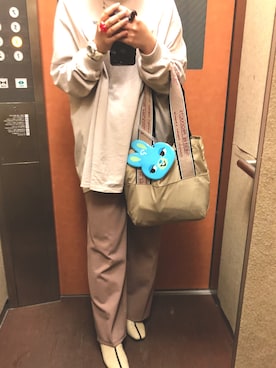 「THEATRE PRODUCTS（シアタープロダクツ）のMISSISSIPPI Msize／ジャガードテープ バッグ（M)（トートバッグ、ベージュ系）」を使った、えーりあんさん（レディース・164cm）の春コーディネート