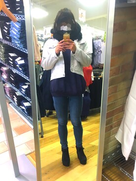 「UNIQLO（ユニクロ）のWOMEN ウルトラストレッチジーンズ（デニムパンツ）」を使った、ターニャさん（レディース・169cm）の春コーディネート