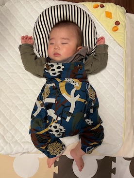 「アイテム（ママ＆ベビー、グリーン系）」を使った、kinnikucatさん（キッズ・70cm）の春コーディネート