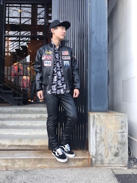 「HYSTERIC GLAMOUR（ヒステリックグラマー）のSYNTHETIC LEATHER 裾ZIPスリムパンツ（その他パンツ）」を使った、けんたさん（メンズ・174cm）の冬コーディネート