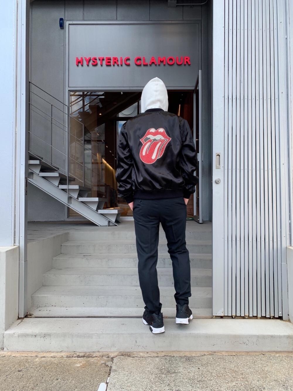 「Hysteric Glamour、春コーデ、カジュアルコーデ、ヒステリックグラマー、ストリートコーデ、THE ROLLING STONES、thee hysteric xxx、モッズコーデ」｜「HYSTERIC GLAMOURのEXPLOSION パーカー（パーカー、ホワイト系）」を使った、けんたさん（メンズ・174cm）の春コーディネートの1枚目の写真
