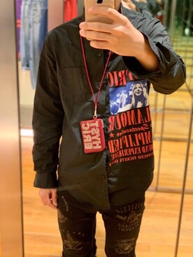 「アイテム（財布、レッド系）」を使った、けんたさん（メンズ・174cm）の秋コーディネート