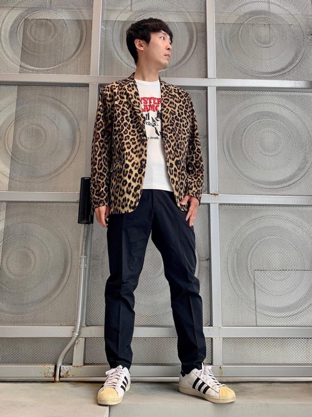 「カジュアルコーデ、ヒステリックグラマー、ストリートコーデ、秋コーデ、アメカジコーデ、hysteric glamour、らふこーで」｜「HYSTERIC GLAMOURのLOVE AFTER DEATH Tシャツ（Tシャツ/カットソー、ホワイト系）」を使った、けんたさん（メンズ・174cm）の秋コーディネートの1枚目の写真
