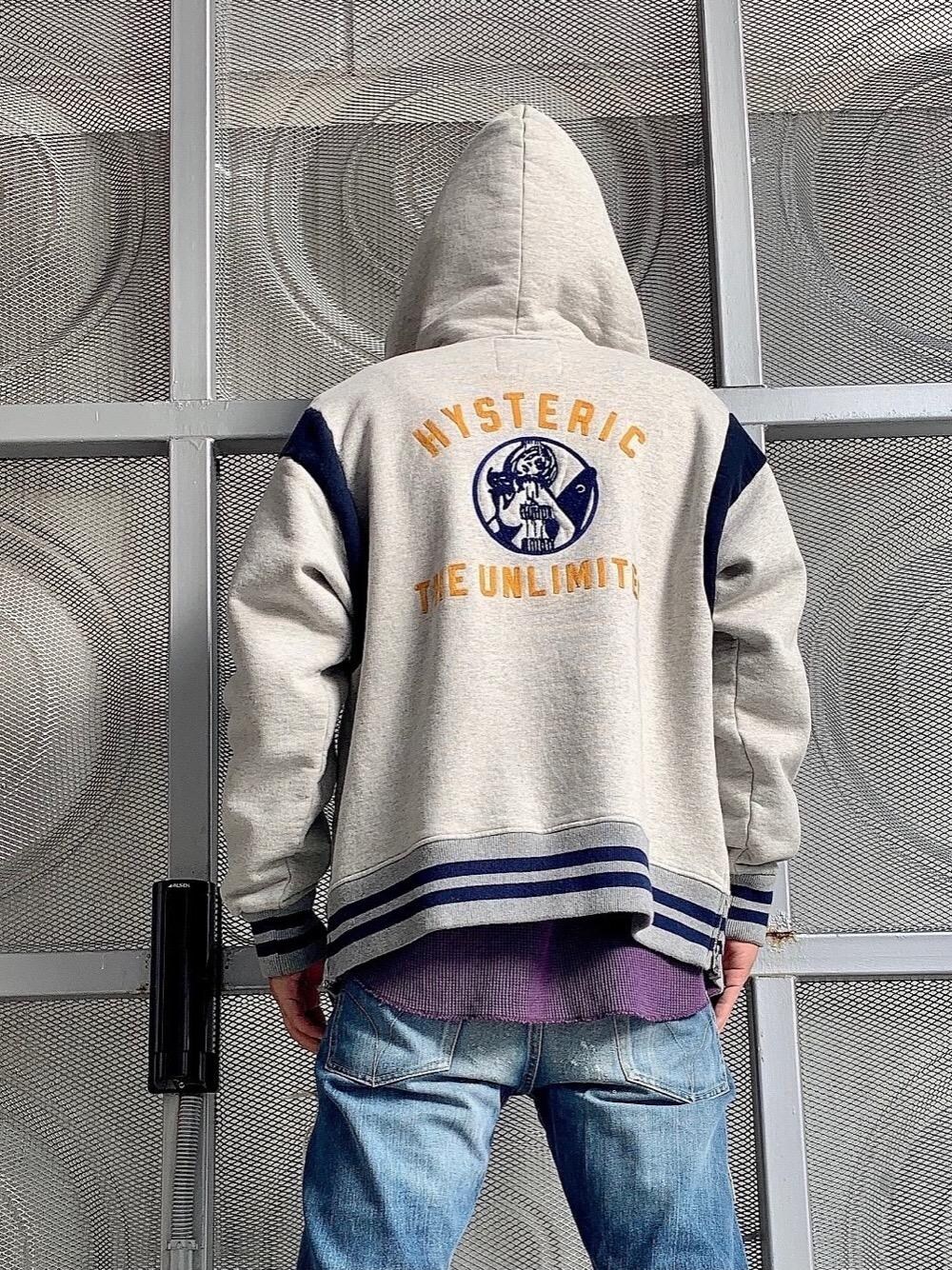「カジュアルコーデ、ヒステリックグラマー、ストリートコーデ、秋コーデ、アメカジコーデ、hysteric glamour、らふこーで」｜「HYSTERIC GLAMOURのRSM加工 デニムスリムストレートパンツ（デニムパンツ、ブルー系）」を使った、けんたさん（メンズ・174cm）の秋コーディネートの1枚目の写真