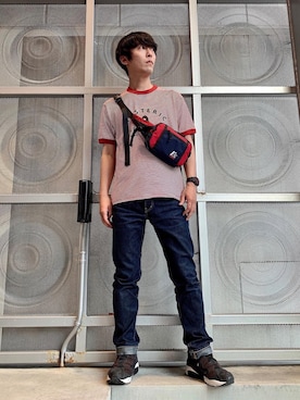 「アイテム（ボディバッグ/ウエストポーチ、レッド系）」を使った、けんたさん（メンズ・174cm）の春コーディネート