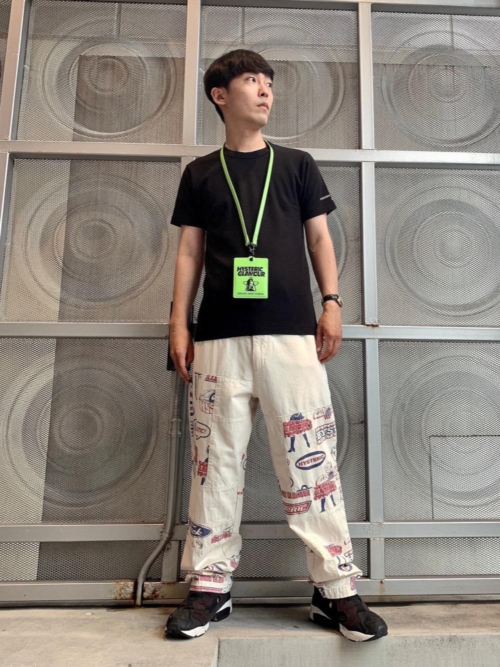 「カジュアルコーデ、ヒステリックグラマー、ストリートコーデ、アメカジコーデ、hysteric glamour、夏コーデ、らふこーで」｜「HYSTERIC GLAMOURのHYS LOGO pt SET Tシャツ（Tシャツ/カットソー、ブラック系）」を使った、けんたさん（メンズ・174cm）の夏コーディネートの1枚目の写真