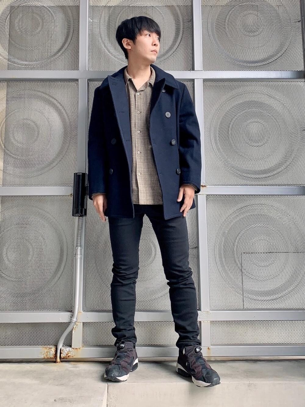 「カジュアル、冬コーデ、ヒステリックグラマー、hysteric glamour、らふこーで、あうたー、あめかじ、こーと」｜「HYSTERIC GLAMOURのブラックデニムスリムパンツ（デニムパンツ、ブラック系）」を使った、けんたさん（メンズ・174cm）の冬コーディネートの1枚目の写真