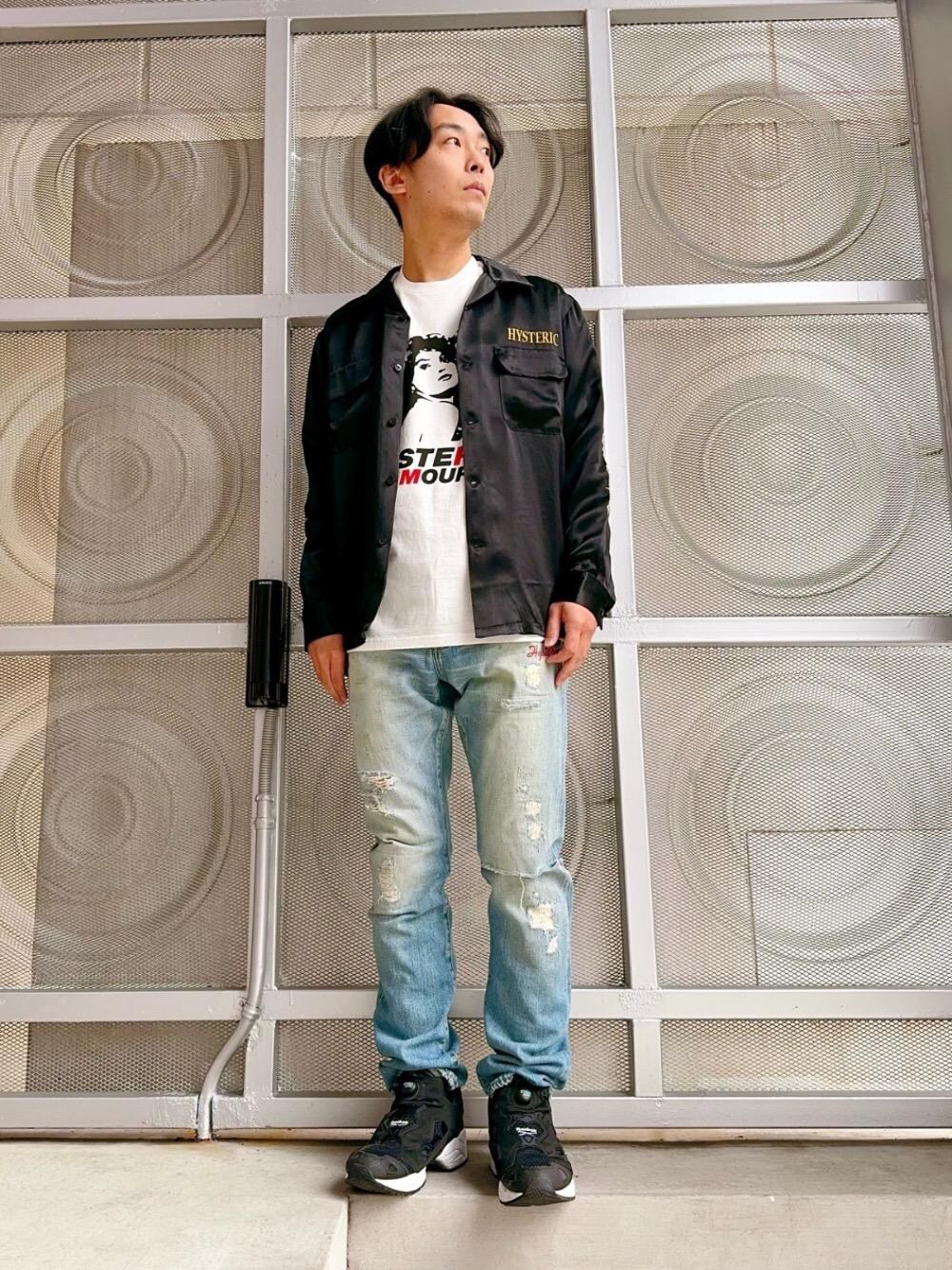 「ヒステリックグラマー、でにむ、春こーで、hysteric glamour、らふこーで、あめかじ、シャツ 、ストリート⁈」｜「HYSTERIC GLAMOURのSOUND EXPERIENCE スリムストレートデニムパンツ（デニムパンツ、ブルー系）」を使った、けんたさん（メンズ・174cm）の冬コーディネートの1枚目の写真