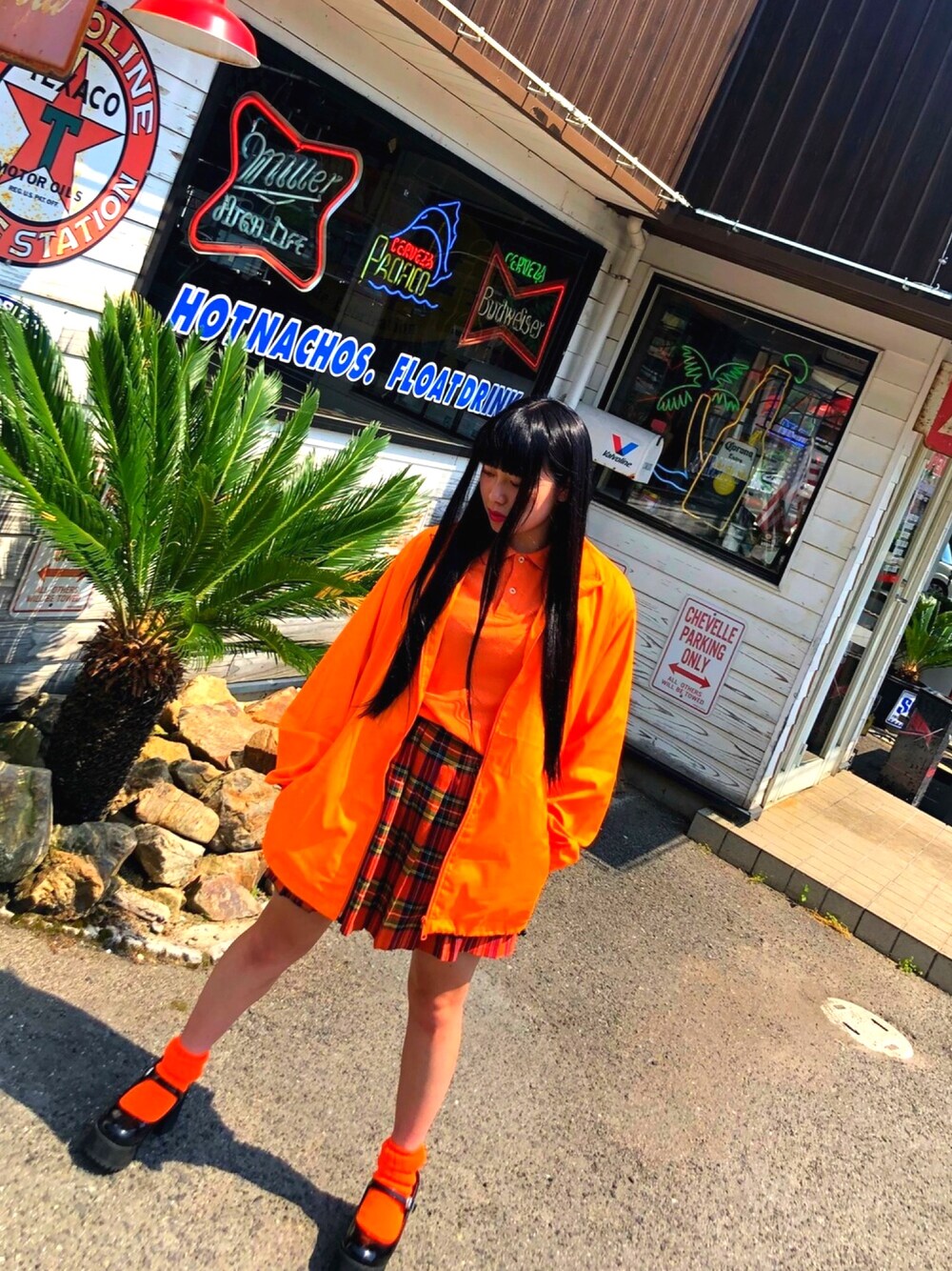 「ペチカファッション、東海オンエア、てつや、オレンジ、原宿、PECOCLUB」｜「サントニブンノイチのアイテム（ポロシャツ、オレンジ系）」を使った、かこさん（レディース・153cm）の春コーディネートの1枚目の写真
