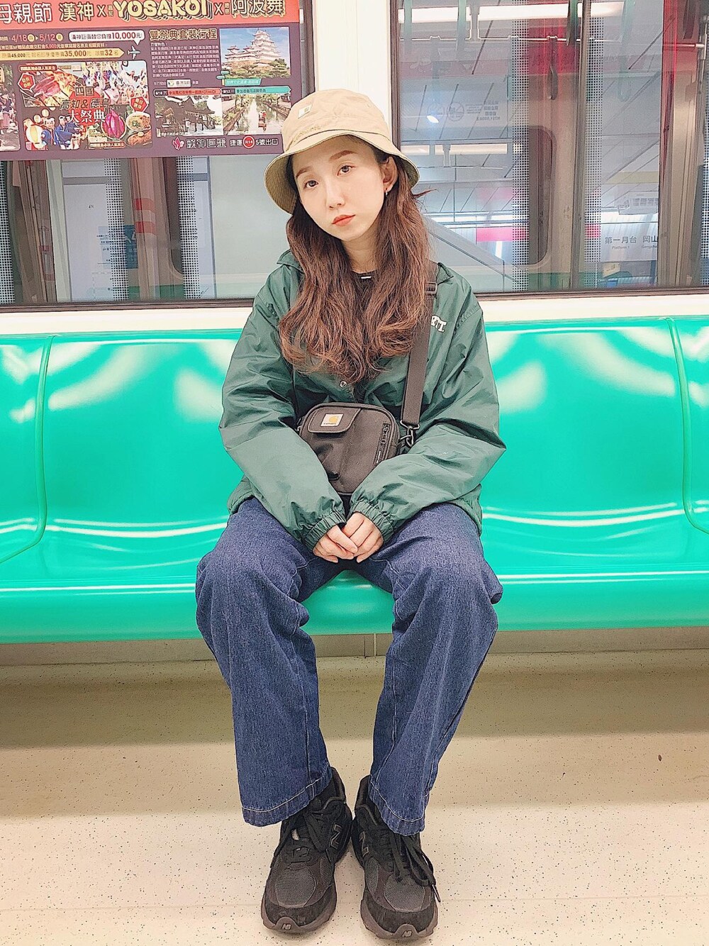 「summer、工裝、ootd、ootdtw、New Balance、carhartt」｜「Carharttのアイテム（マウンテンパーカー、グリーン系）」を使った、酸酸さん（レディース・165cm）の春コーディネートの1枚目の写真