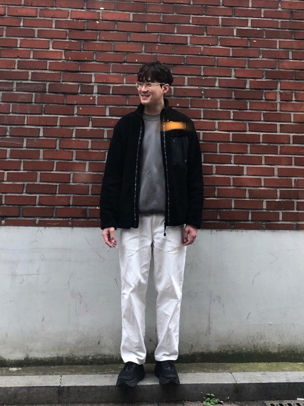 「boy、fleece、winter、menswear、HOKAONEONE、niko and ...、MUJI、Mujilabo、streetstyle」｜「LAST CHANCE SPORTSWEARの【 LAST CHANCE / ラストチャンス 】RETRO BOA FULL ZIP JACKET（その他アウター、ブラック系）」を使った、yi5eopさん（メンズ・180cm）の秋コーディネートの1枚目の写真