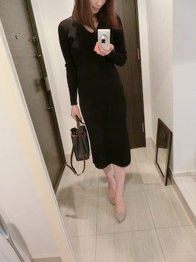 「LOUNGEDRESS（ラウンジドレス）のVネックワンピース（ワンピース、ブラック系）」を使った、上野 仁美さん（レディース）の春コーディネート