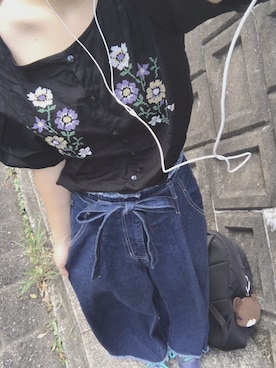 「PAGEBOY（ページボーイ）のトモリボン付きデニムワイドパンツ（デニムパンツ）」を使った、Kya🍓さん（レディース・165cm）の秋コーディネート