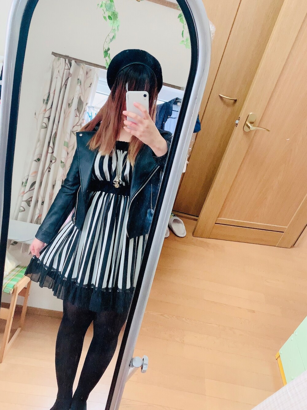 「ゴシック、ピースナウ」｜「PEACE NOWのアイテム（ワンピース、ブラック系）」を使った、ちゃそさん（レディース・165cm）の冬コーディネートの1枚目の写真