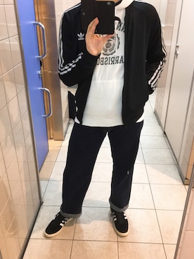 「SEVENDAYS=SUNDAY（セブンデイズサンデイ）のアイテム（パーカー）」を使った、リオ太さん（メンズ・175cm）の秋コーディネート