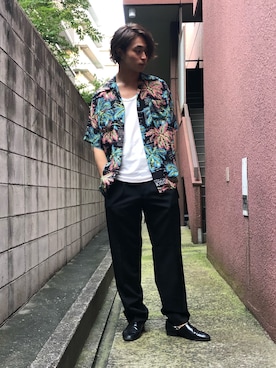「neonsign」｜「アイテム（スラックス）」を使った、Shibataさん（メンズ・177cm）の夏コーディネート