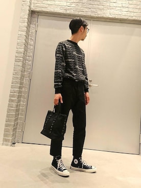 「ロゴニット」｜「アイテム（チノパンツ）」を使った、HOSHIさん（メンズ・170cm）の夏コーディネート