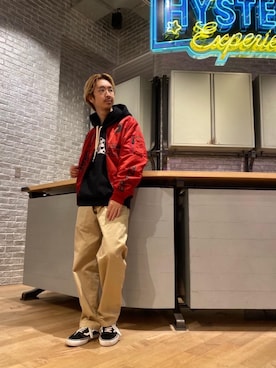 「アイテム（ミリタリージャケット、レッド系）」を使った、HOSHIさん（メンズ・170cm）の秋コーディネート