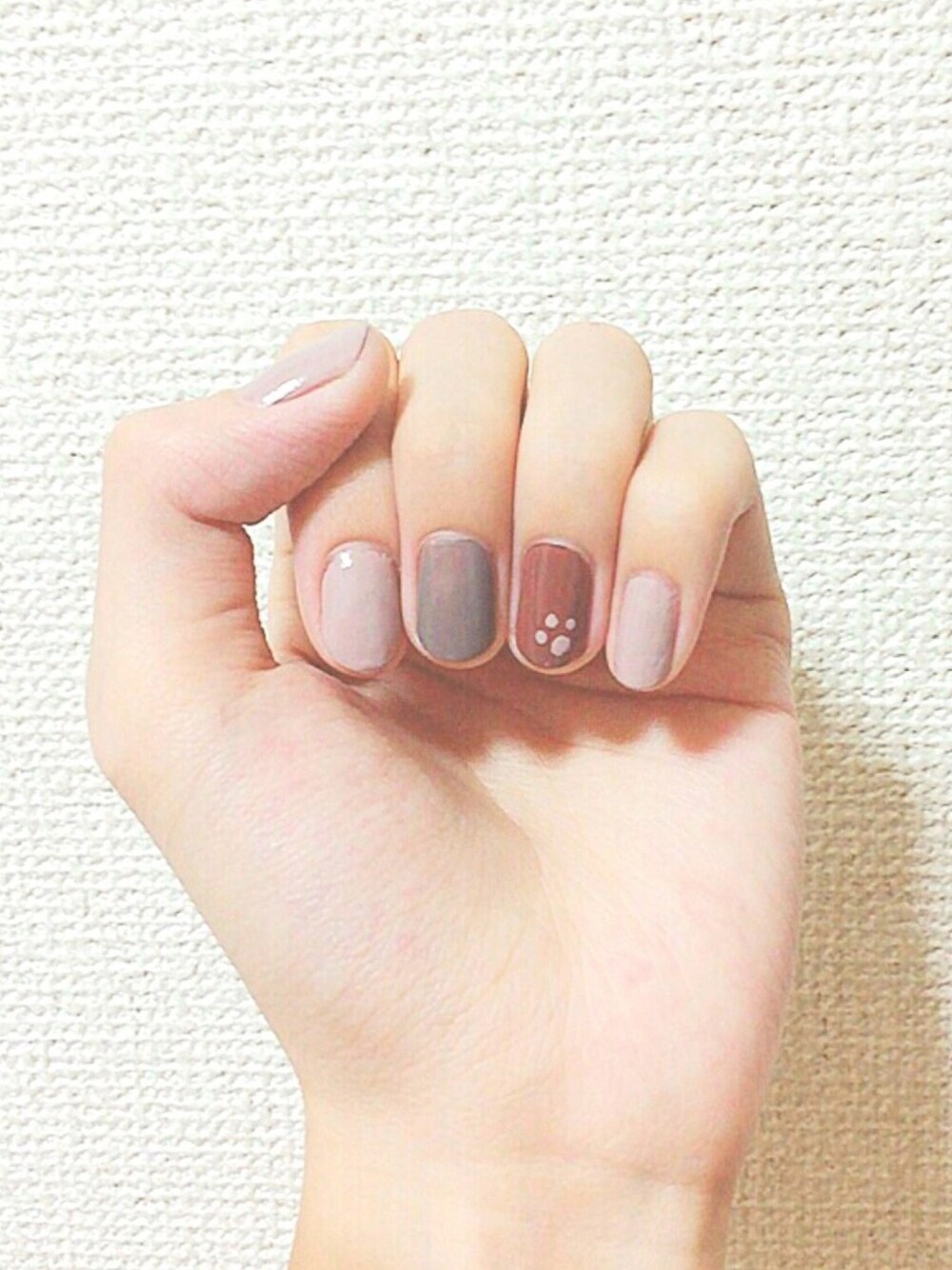 「ネイル、セルフネイル、selfnail、ネイルアート、肉球、デート」｜「selfnailのアイテム（ハンドケア/ハンドクリーム、ベージュ系）」を使った、えこさん（レディース・168cm）の冬コーディネートの1枚目の写真