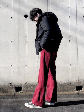 「ADAM ET ROPE'（アダムエロペ）のALLIED ショートフーディダウン（ダウンジャケット/コート、ブラック系）」を使った、kazさん（メンズ・173cm）の冬コーディネート