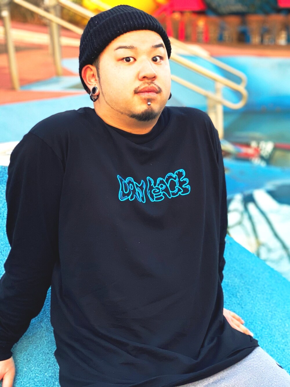 「DAYBACE」｜「DAYBACEのアイテム（Tシャツ/カットソー、ブラック系）」を使った、JUnN®︎さん（メンズ・177cm）の冬コーディネートの1枚目の写真