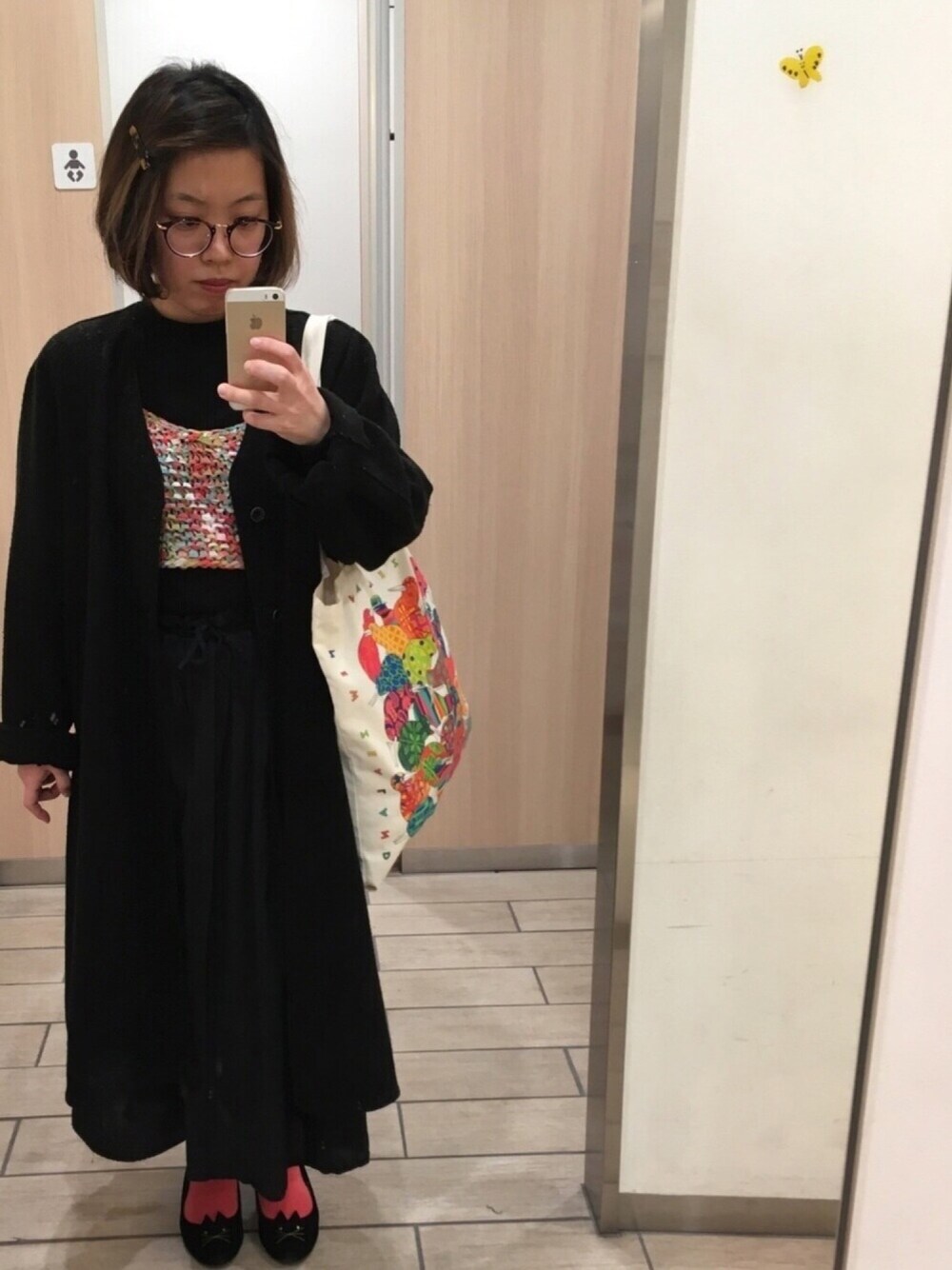「outfit、シンプル、カジュアル、休日スタイル、ロングスカート、ミリタリーコート、黒、ピンク、フラットシューズ、春コーデ」｜「usedのアイテム（ミリタリージャケット、ブラック系）」を使った、mana3238さん（レディース・148cm）の春コーディネートの1枚目の写真