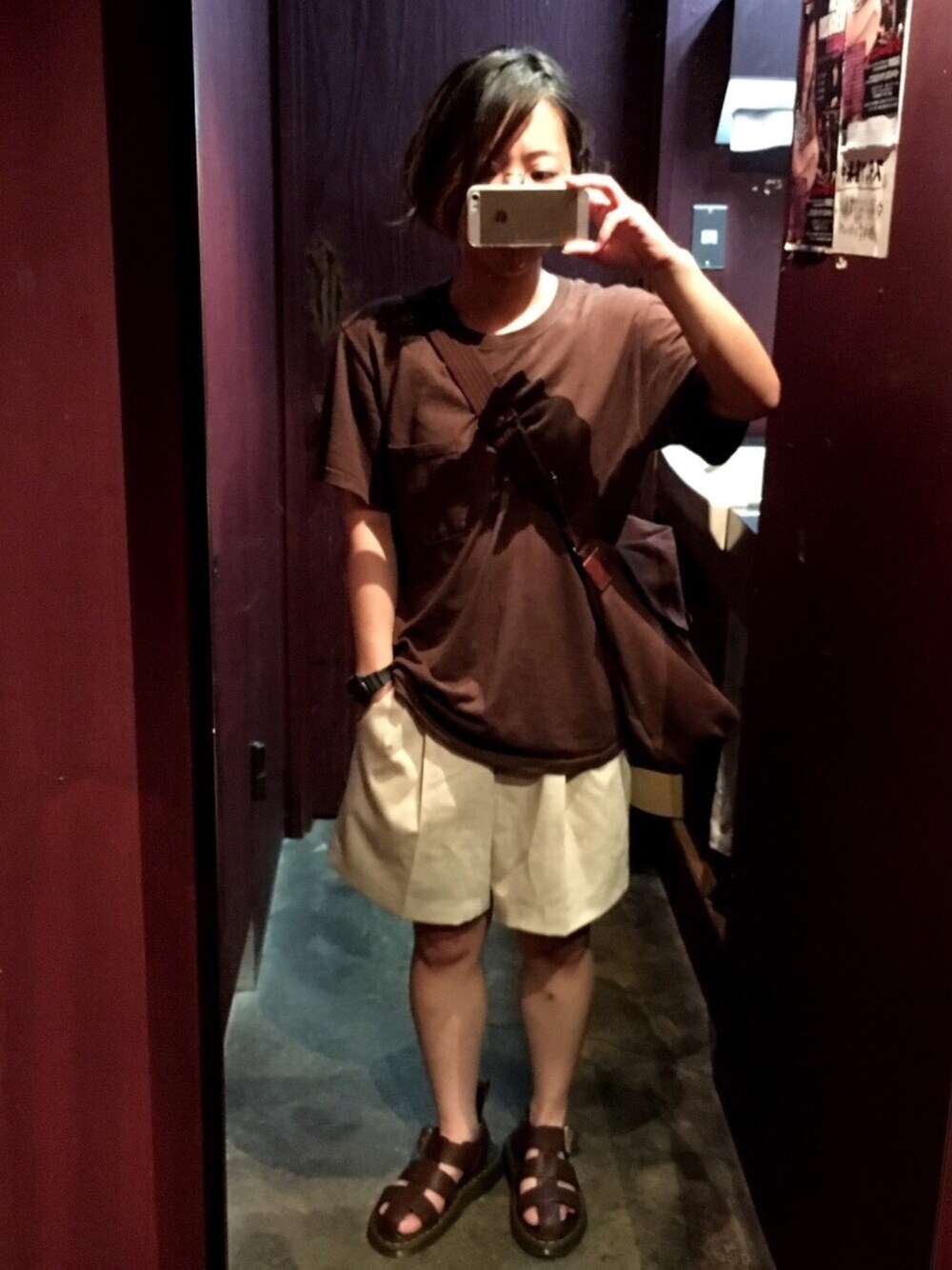 「夏、カジュアル、Tシャツ、サンダル、シンプル、アースカラー、ブラウン、短パン、ショルダーバッグ、自転車スタイル」｜「HANSENのアイテム（Tシャツ/カットソー、ブラウン系）」を使った、mana3238さん（レディース・148cm）の夏コーディネートの1枚目の写真
