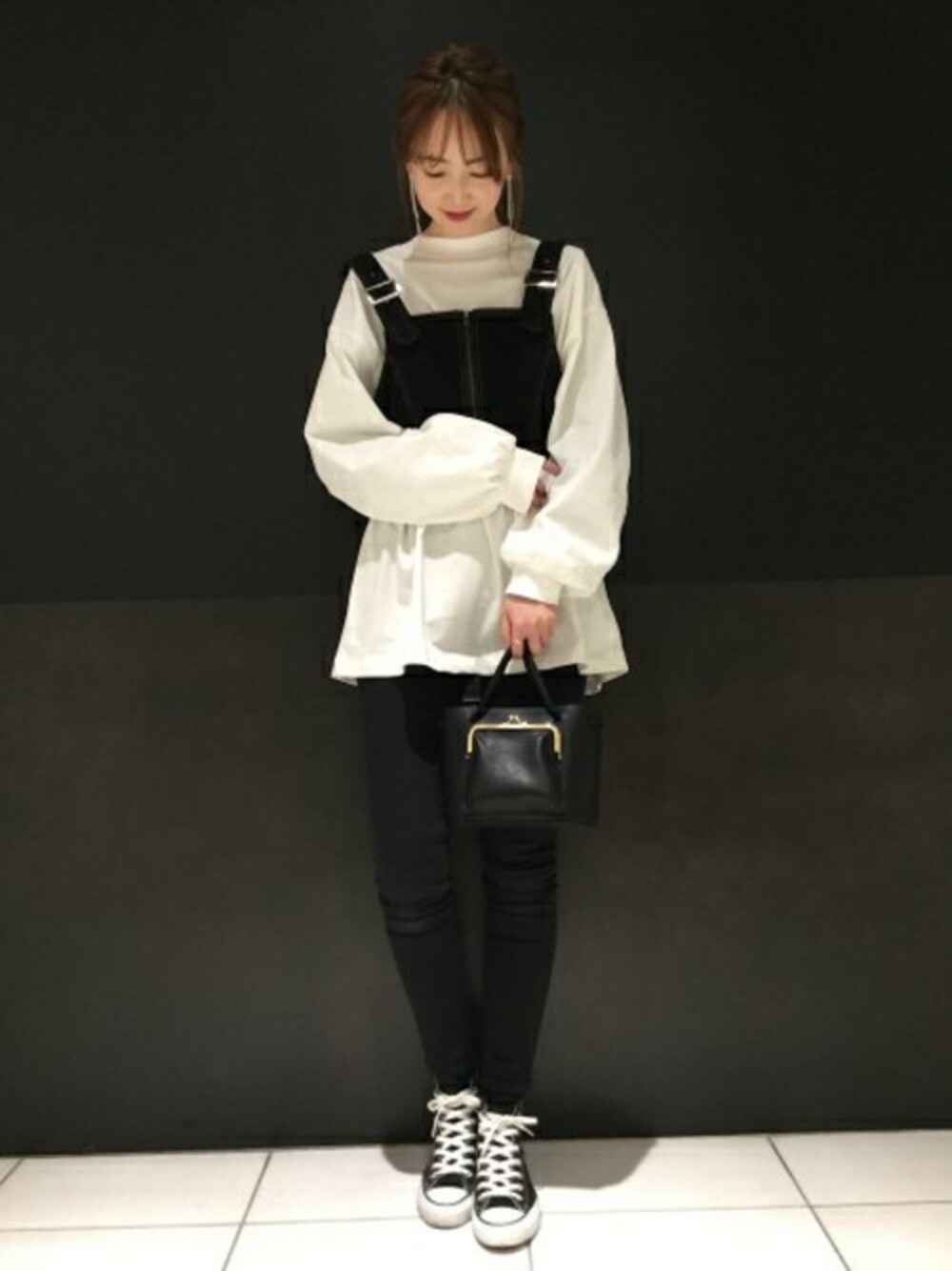 「JEANASiS、モノトーン、ジーナシス、ビスチェ、スポーツミックス、スキニーデニム、シンプルコーデ、春コーデ、ビッグT」｜「JEANASISのBIGロンTEE/785188 （Tシャツ/カットソー、ホワイト系）」を使った、runrunさん（レディース・168cm）の春コーディネートの1枚目の写真