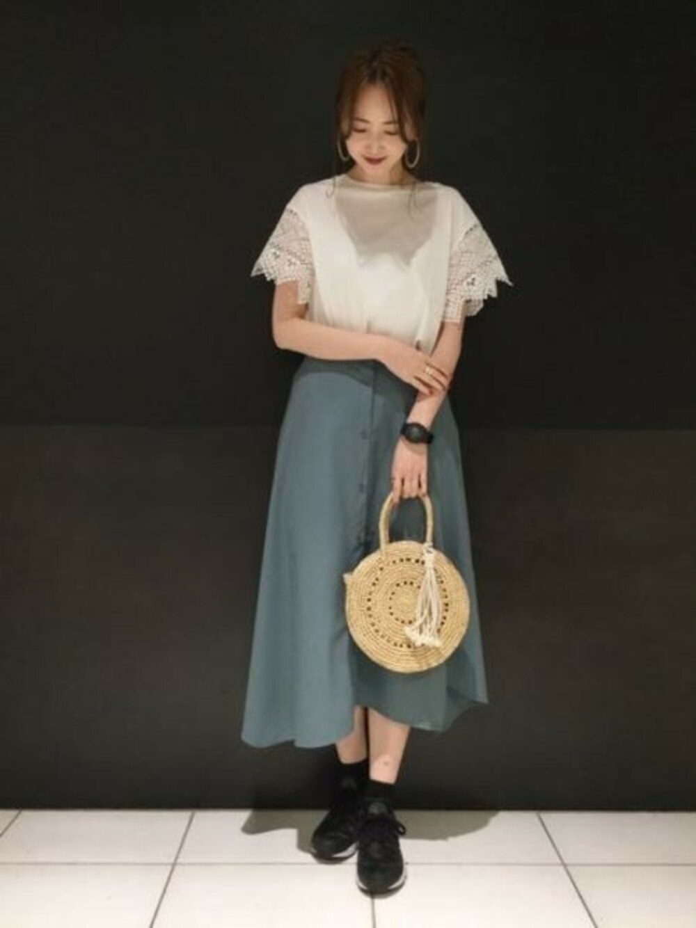 「フレアスカート、スカート、Tシャツ、JEANASiS、レース、レイヤードスタイル、ジーナシス、春コーデ、アシメスカート」｜「JEANASISのソデレースSS/787567（Tシャツ/カットソー、ホワイト系）」を使った、runrunさん（レディース・168cm）の春コーディネートの1枚目の写真