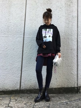 「ジーナシス」｜「アイテム（パーカー）」を使った、runrunさん（レディース・168cm）の秋コーディネート