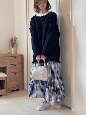 「アイテム（スカート）」を使った、𝚍𝚊𝚛𝚊.さん（レディース・163cm）の冬コーディネート