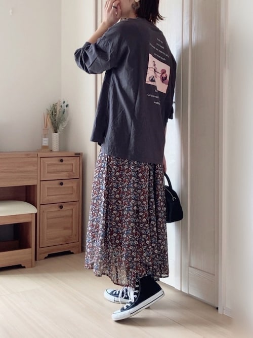 𝚍𝚊𝚛𝚊.さんのコーディネート